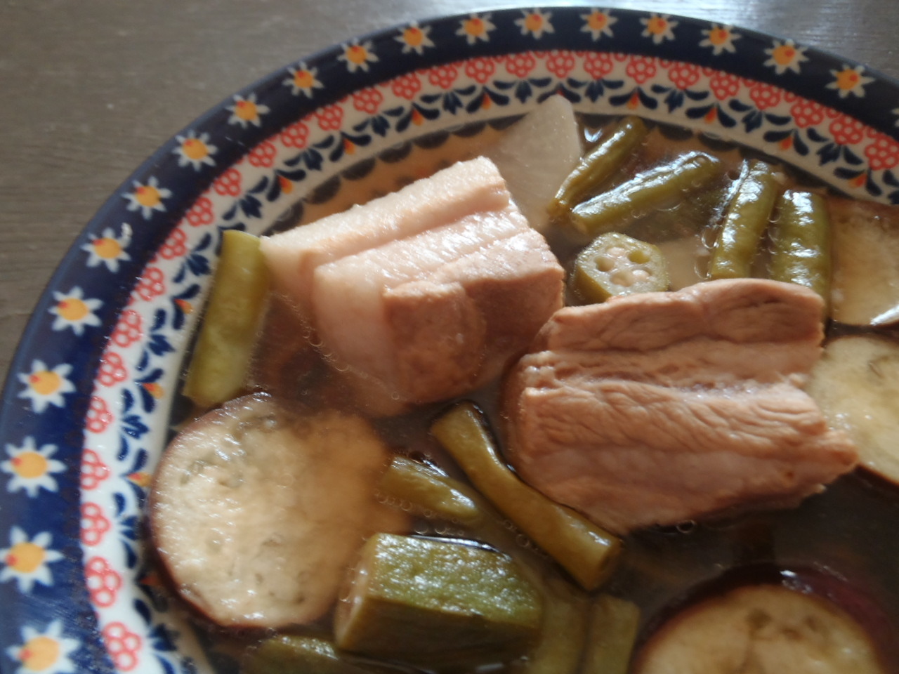 シニガン 豚の角煮と野菜のスープ フィリピン 世界の料理ショー とレシピ