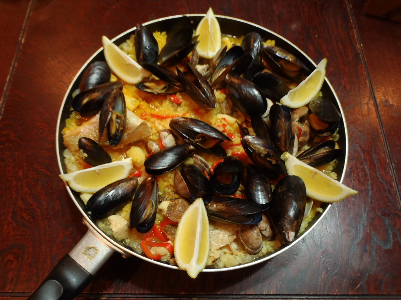 ムール貝とアサリのパエリア スペイン 世界の料理ショー とレシピ